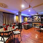 Majestiq Hotel Pku